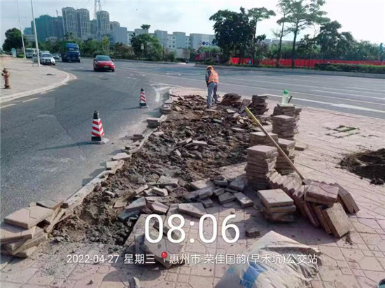 1122220184_副本.jpg