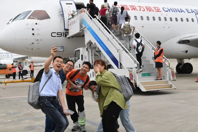 國產(chǎn)大飛機(jī)C919安全載客突破100萬人次。